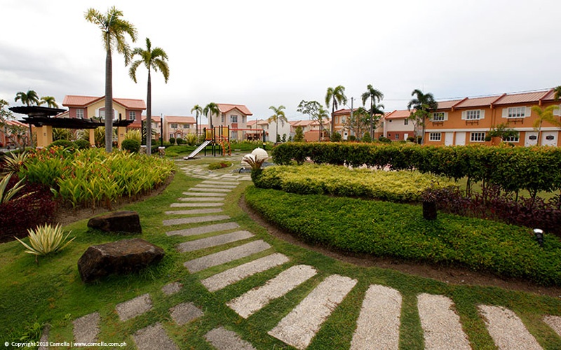 Camella Cerritos pathway and garden