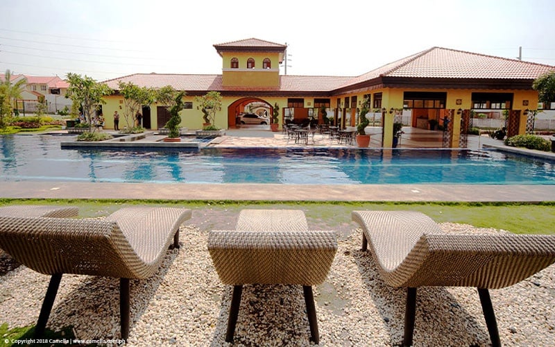 Camella Cerritos swimming pool and clubhouse