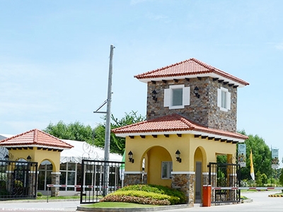 Camella Baliwag entrance gate