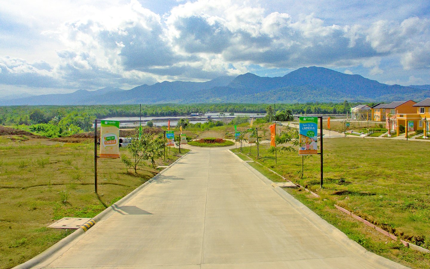 Camella Palawan road way overlooking the mountains