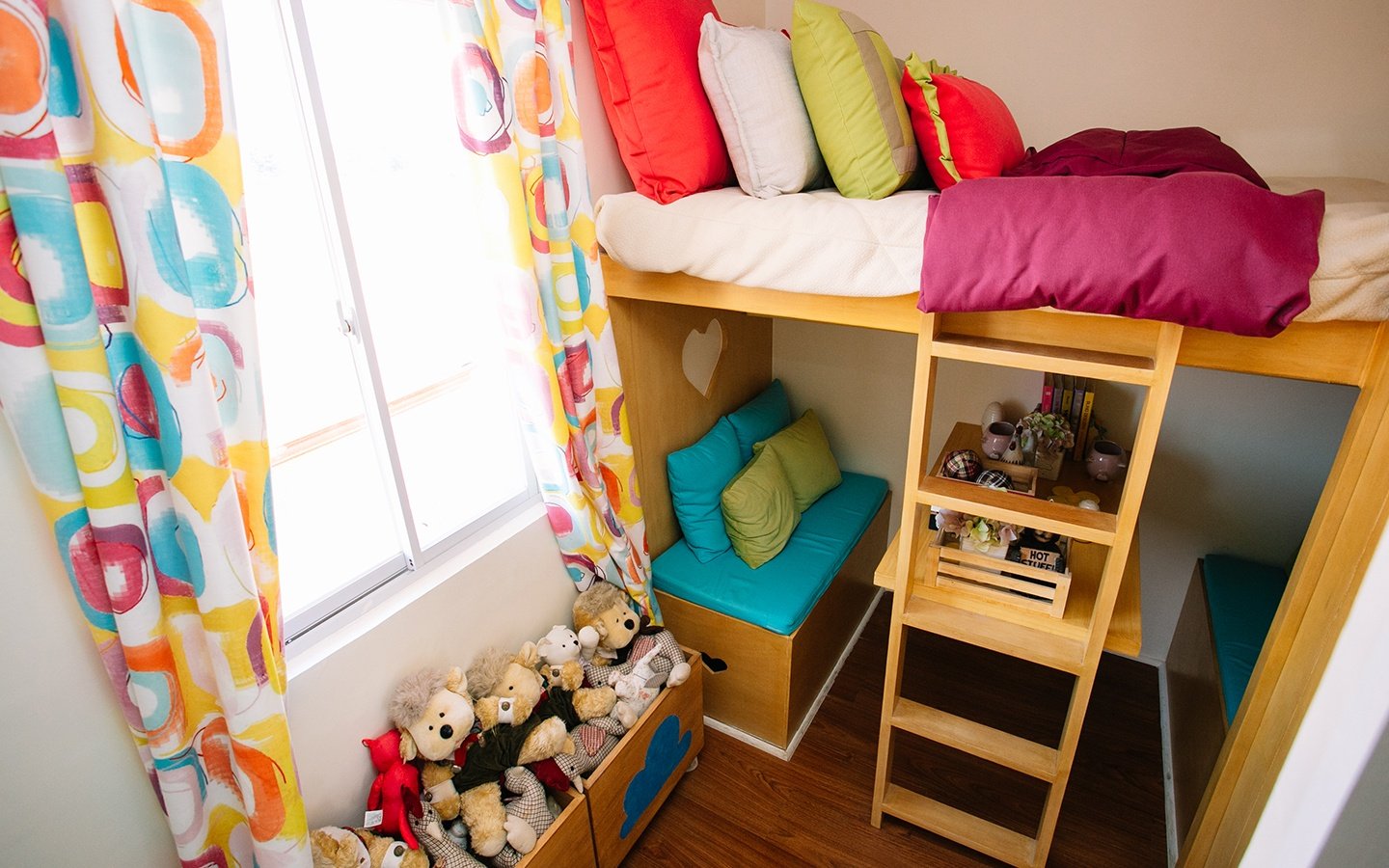 Dani kid's bedroom with bunk bed