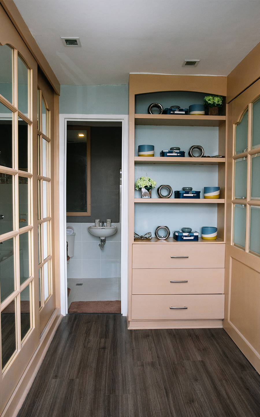 Greta walk in closet with master toilet and bath