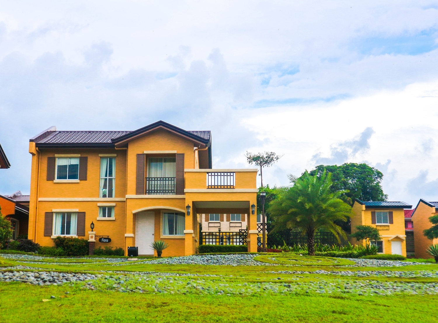 Camella Taal house and lot unit with carport and balcony