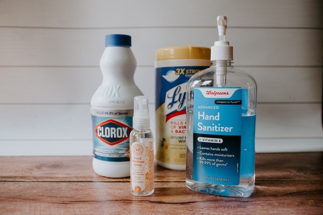 Cleaning supplies for move in | Photo by Kelly Sikkema on Unsplash