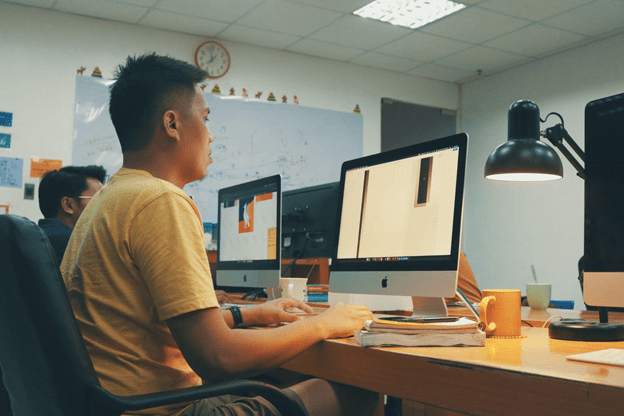 Office spaces | Unsplash Photo by Patrick Amoy