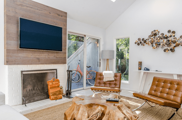 An additional room can be an entertainment pad. Photo by Chastity Cortijo on Unsplash.