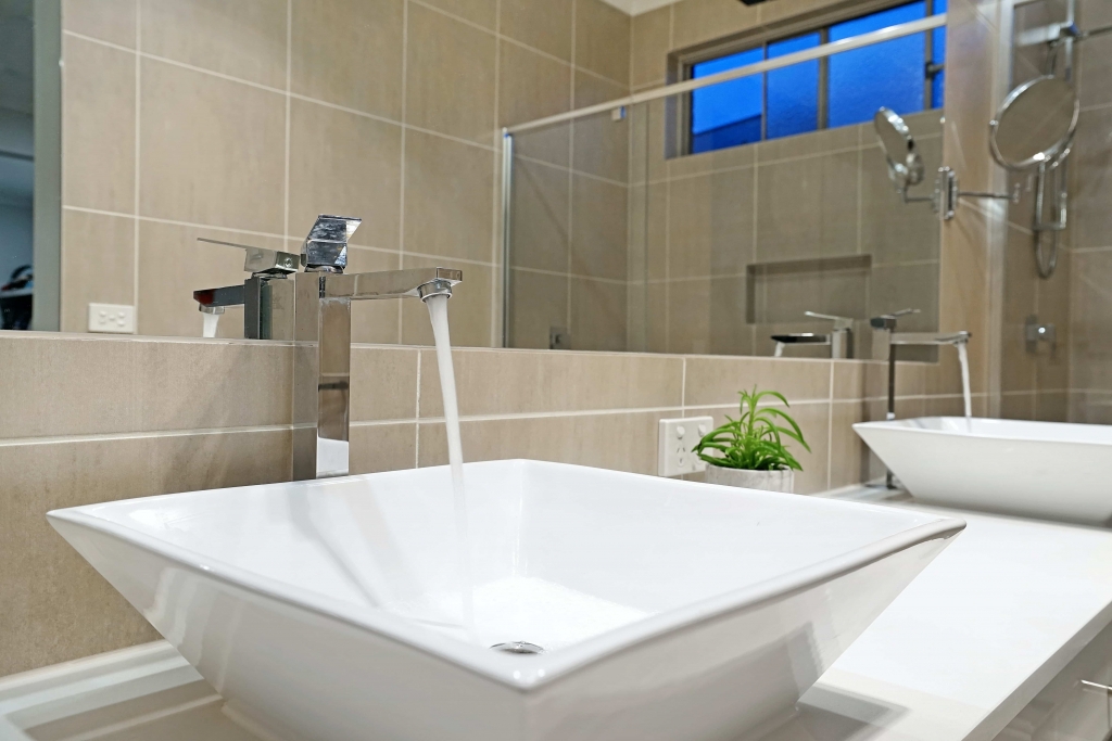 House turnover checklist: bathrooms.