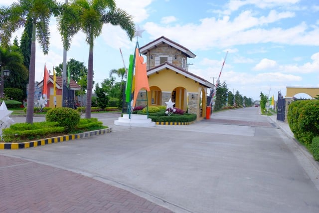 Apalit house for sale | Find properties in Camella Fiorenza with amenities | Gate