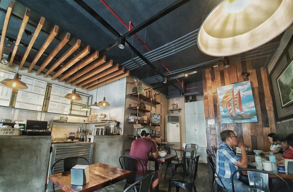 Gold n Pearl Bakery Café