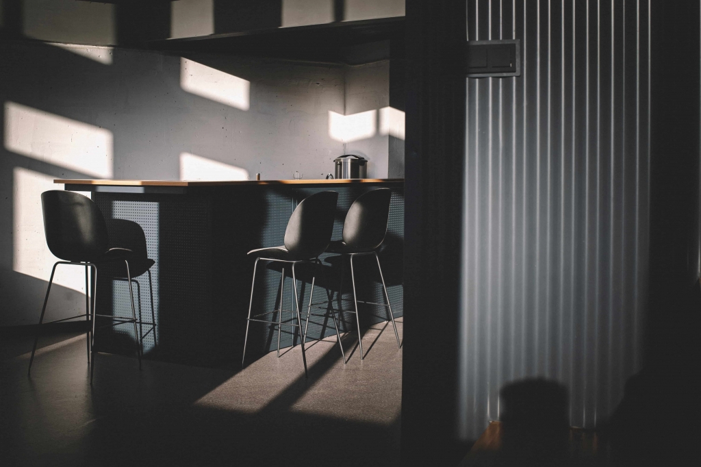 Metal and Wood Play Inside Home | Photo from Unsplash