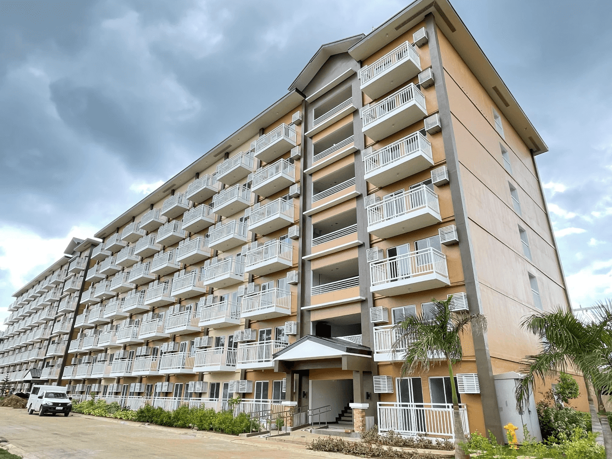 Building Facade of an RFO Condo in Puerto Princesa | Camella Manors Verdant