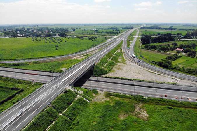 Central Luzon Link Expressway (CLLEX) Photo from BusinessWorld