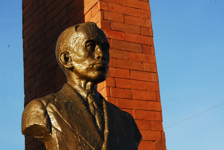 Julian Felipe Monument Photo from Bilkenn Corp