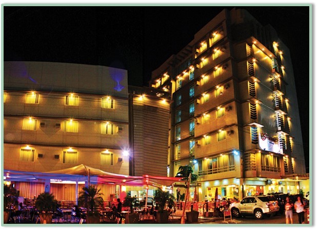 Nightlife in Smallville Complex