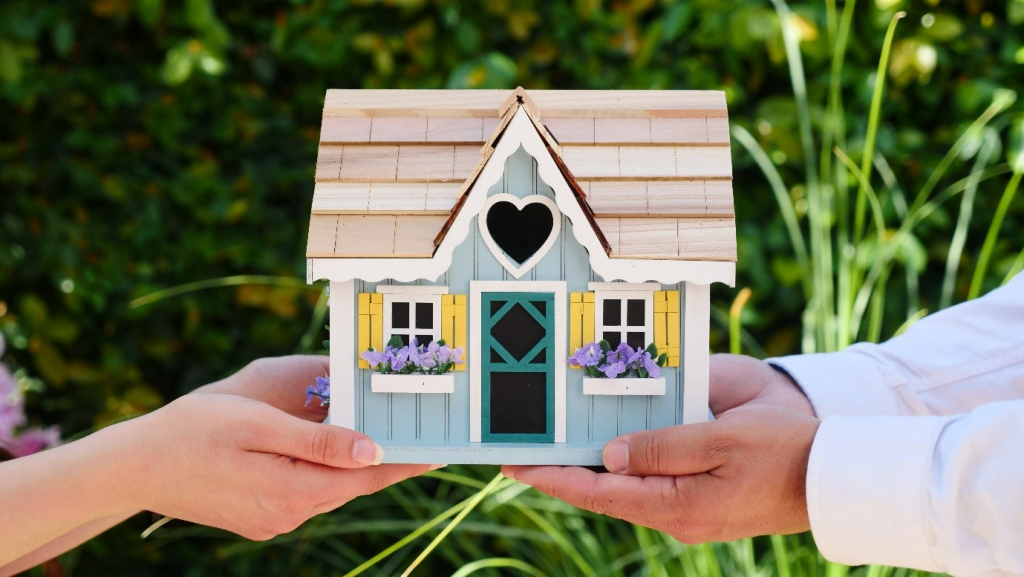 Tips for Couples Buying their First Property