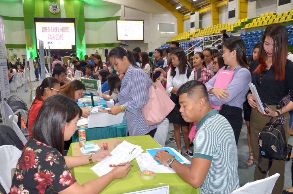 Bulakenyo jobseekers apply for local and overseas jobs Photo by Province of Bulacan.