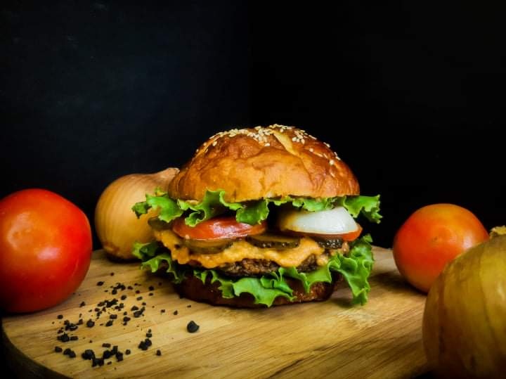 Vegan cheeseburger Photo by Fligo by Chef Minerva