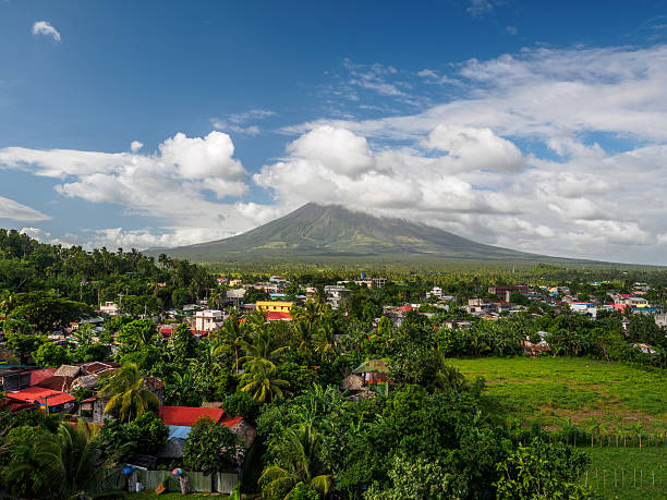 Cagsawa Ruins after the violent eruption in 1814.jpg