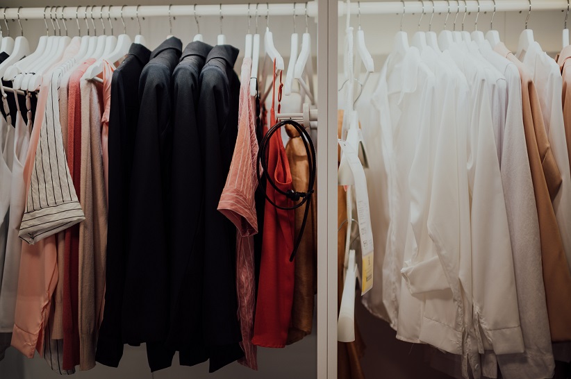 Setup your Walk in closet depending on your clothes