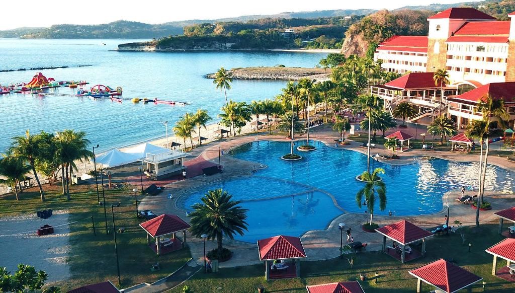 Canyon Cove Hotel and Spa Photo by PhilippineBeaches.org