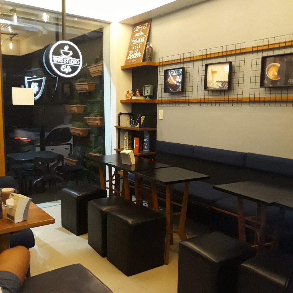 Located along McArthur Highway in Malolos Bulacan is the cute and cozy 1995 Studio Cafe