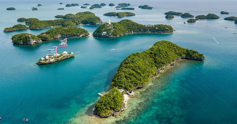Hundred Islands National Park in Alaminos Photo from Guide to the Philippines