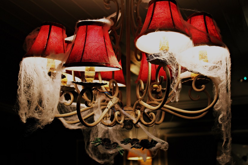 Decor your interior with cobwebs to add horror