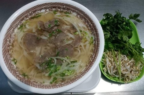 Vietnamese cuisine in Nyaman Na Pho Photo from Mangan PH