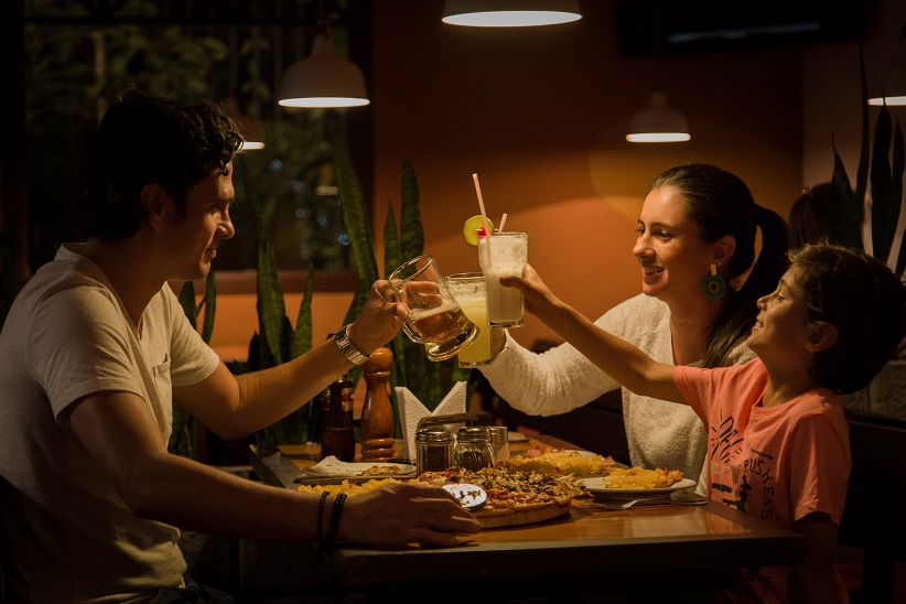 How Media Noche in the Philippines is different to any countries