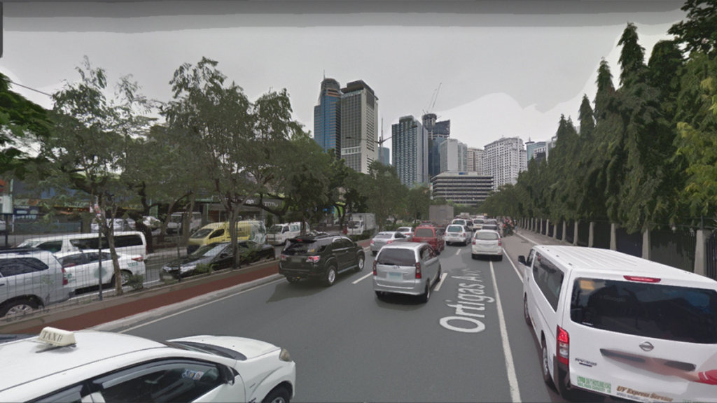 Ortigas center commercial hub as the highway's western terminus | Photo from Topgear Philippines