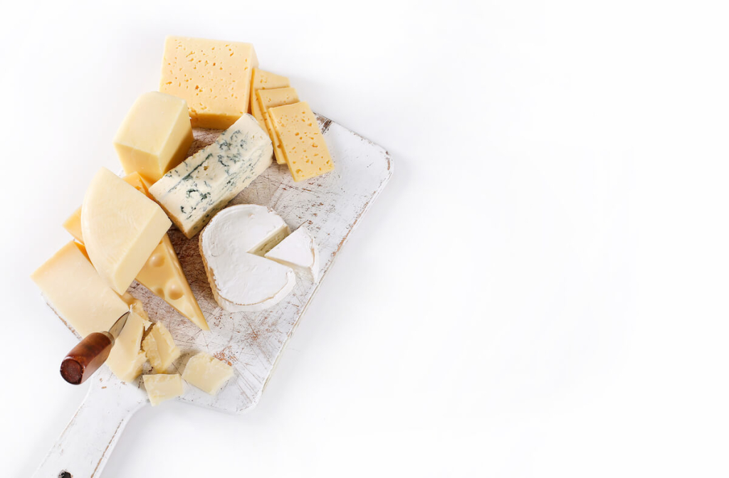 Delicious Pieces of Cheese Photo from Freepik