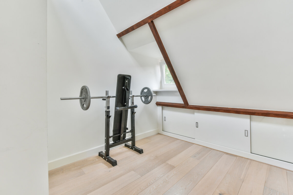 Mini home gym setup photo from Freepik