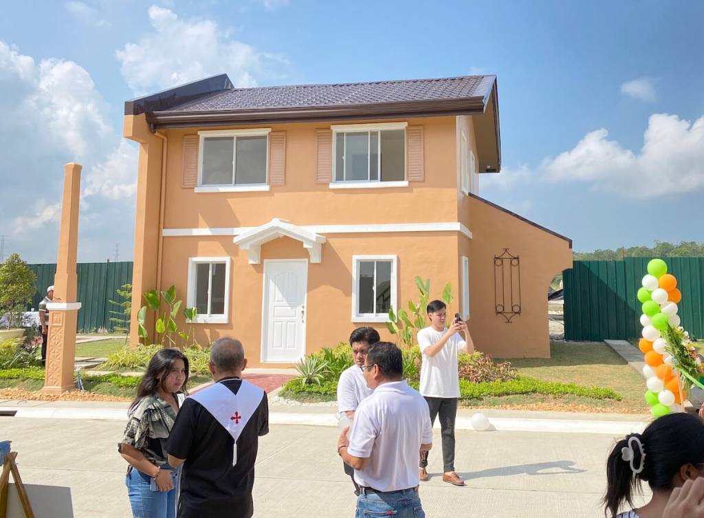 Warm and friendly community of Camella Bogo | 2 storey single firewall