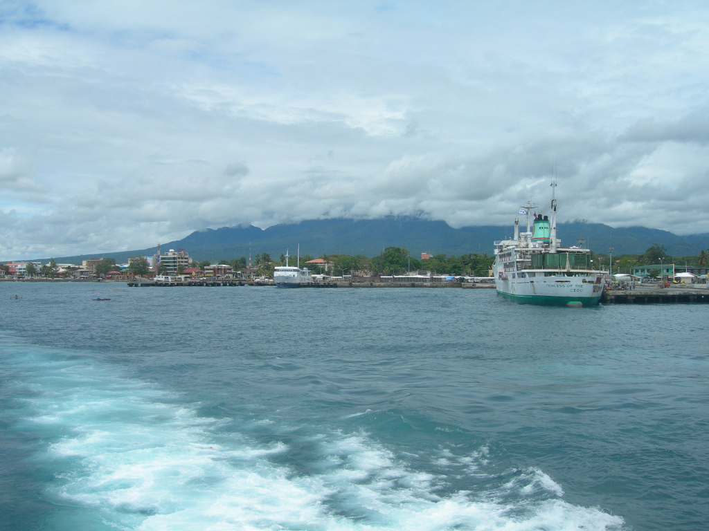 Growing Infrastructure in Dumaguete (Dumaguete Port by Iloilo Wanderer from Wikimedia Commons, CC BY-SA 4.0)