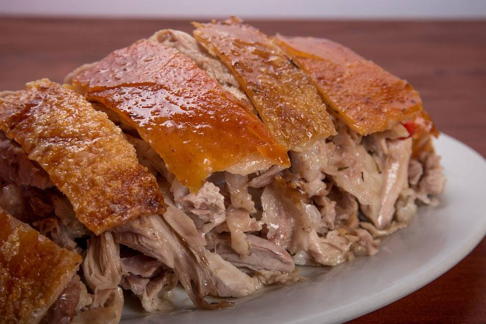 Source: https://sa.kapamilya.com/absnews/abscbnnews/media/2017/life/01/31/lechon-013117.jpg