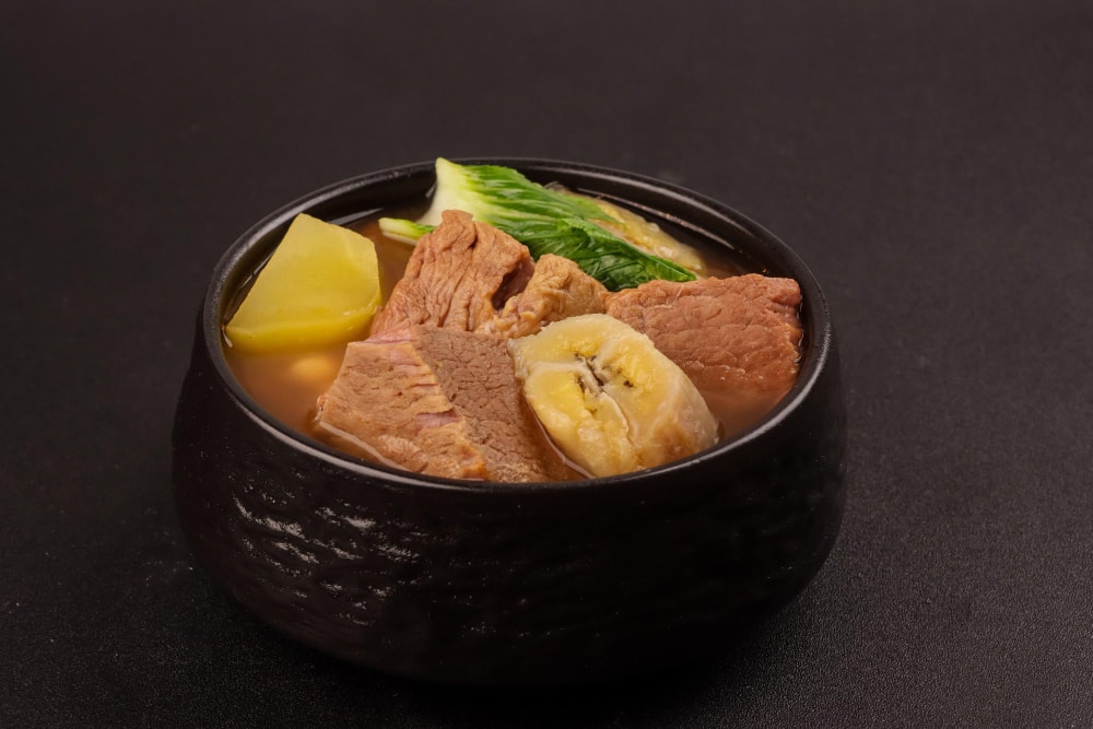 Enjoy the local cuisine when you visit the Philippines