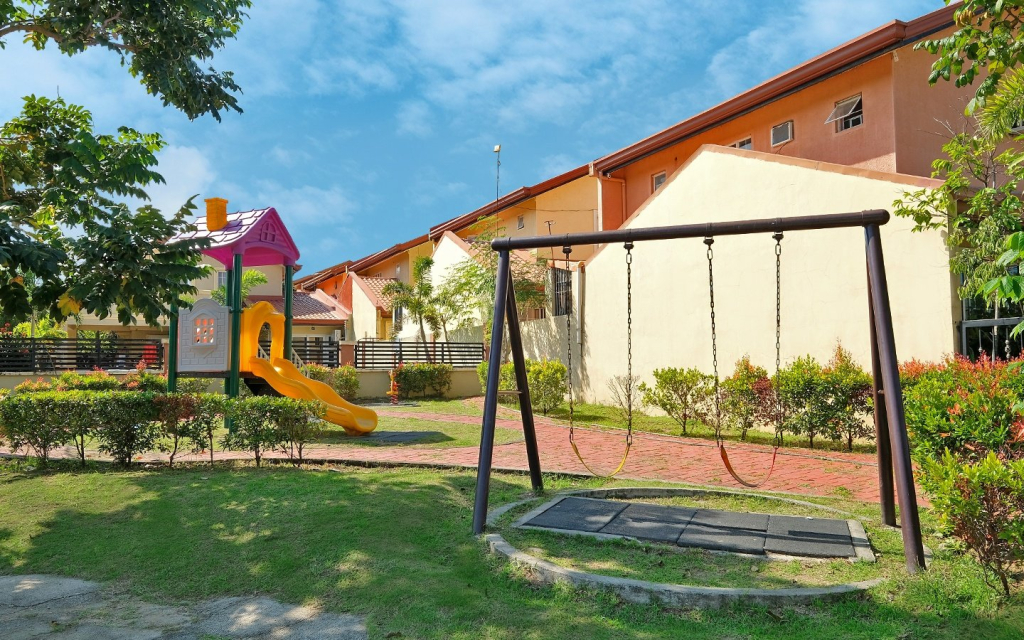 Your Next Staycation Hideaway? Let’s Talk About Investing in Eco‑Tourism Locations
