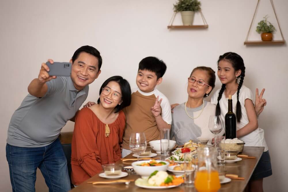Dining area that can accommodate all family members