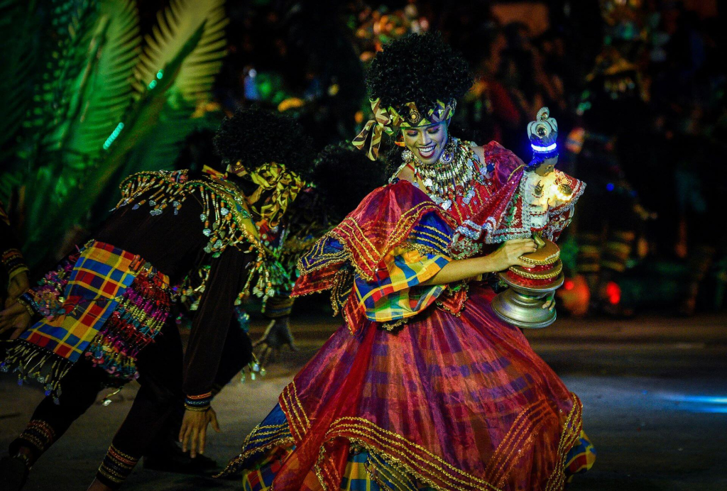 Things to do in Iloilo after Dinagyang l Dinagyang dancers