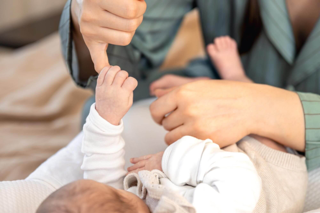 Practical tips and essential guide for first time parents l 