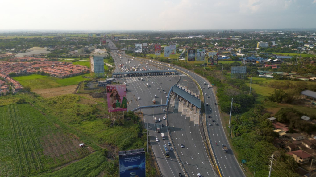 Access through the North Luzon Expressway 