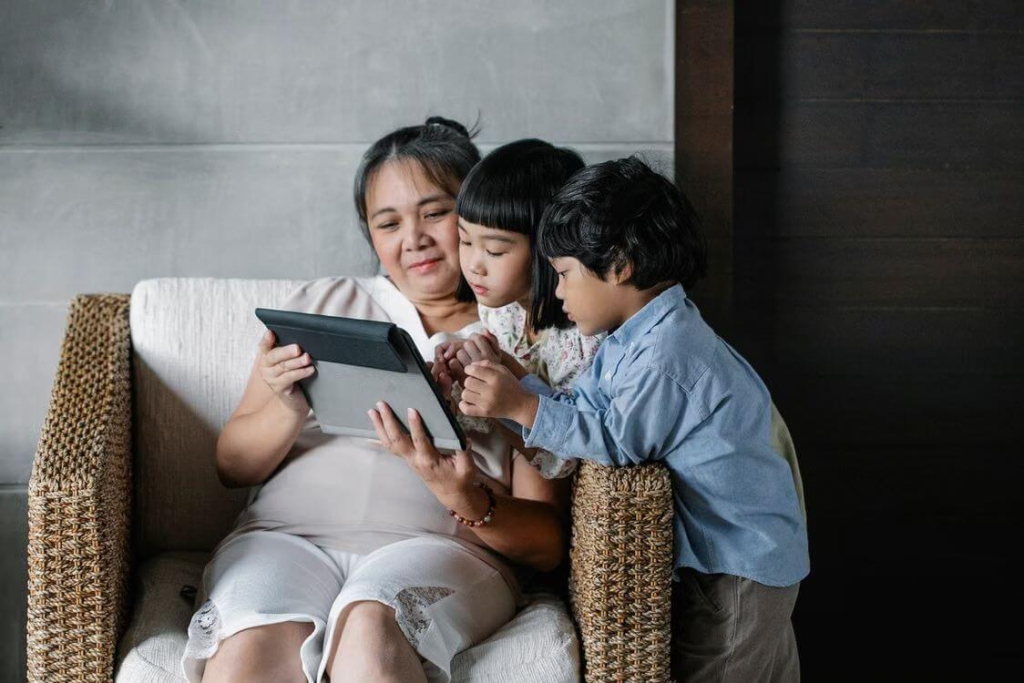 Tech gifts for grandparents 
