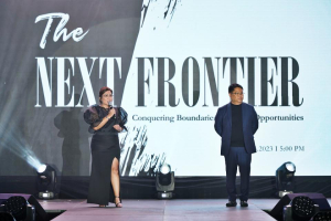 1-Mega-Manila-and-South-Division-Heads-Marylee-Sadiasa-and-Engr.-Ric-Pallesco